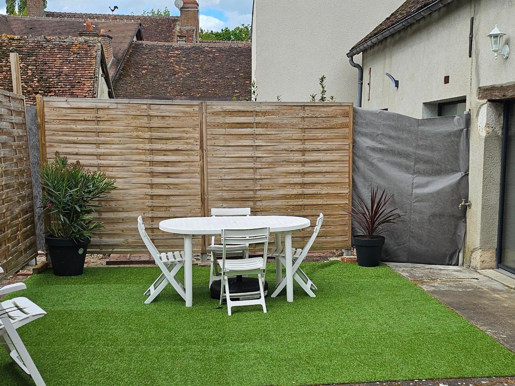 Au Champ Fleuri Apartment Bracieux Luaran gambar