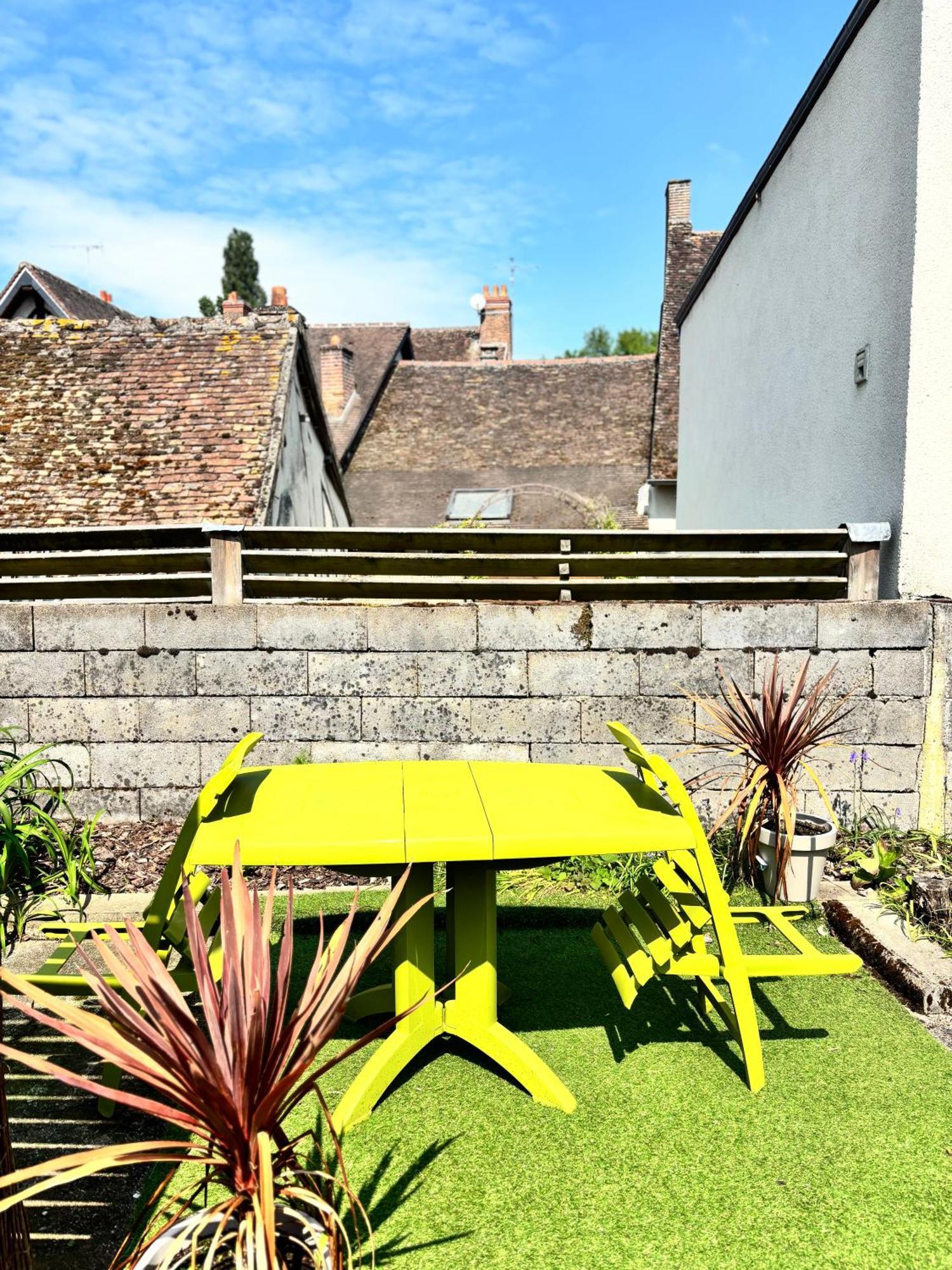 Au Champ Fleuri Apartment Bracieux Luaran gambar